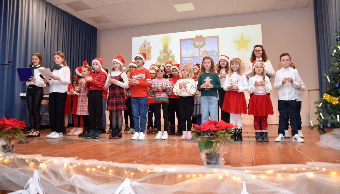 BOŽIĆNA SVEČANA PRIREDBA UČENIKA I UČITELJA MATIČNE ŠKOLE U LEGRADU