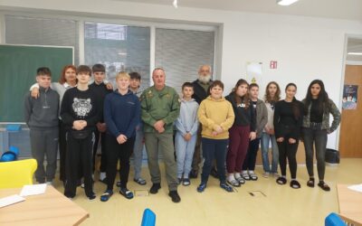 EDUKATIVNO PREDAVANJE NA TEMU PROMICANJA VRIJEDNOSTI DOMOVINSKOG RATA ODRŽALI VETERANI DOMOVINSKOG RATA ZA OSMAŠE