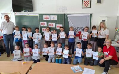 SVEČANI PRIJEM PRVAŠIĆA U PODMLADAK CRVENOG KRIŽA